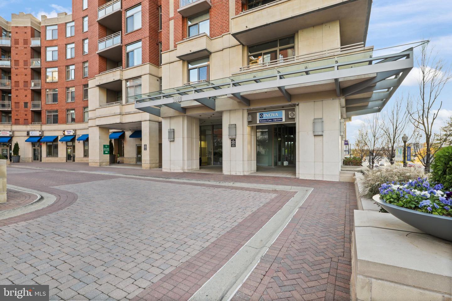 3600 S Glebe Rd #628w Property Photo 5