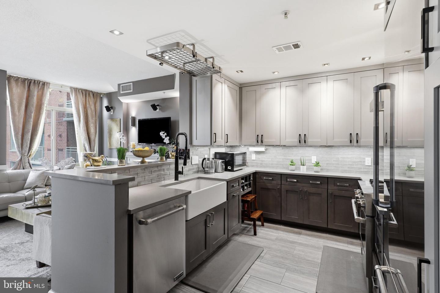3600 S Glebe Rd #628w Property Photo 15