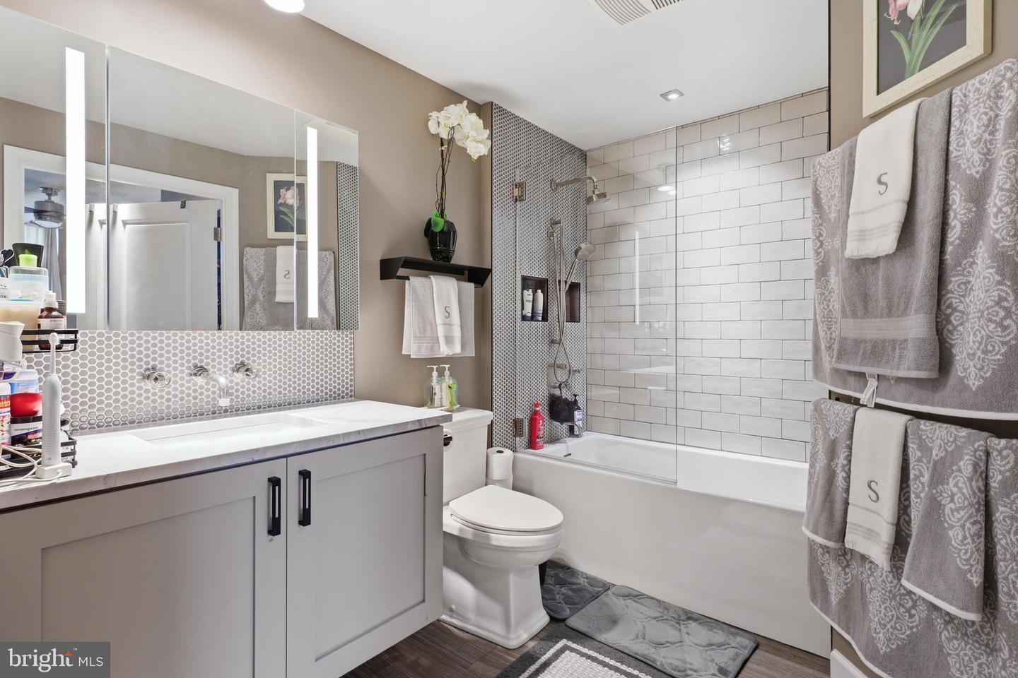 3600 S Glebe Rd #628w Property Photo 19