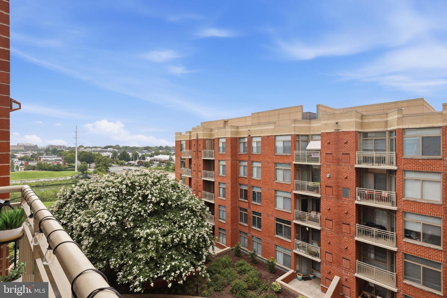 3600 S Glebe Rd #628w Property Photo 27