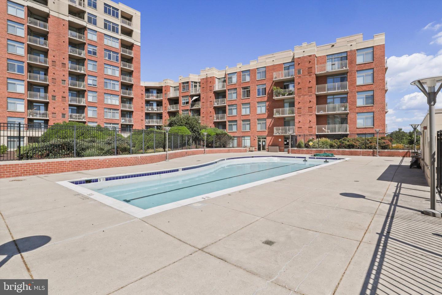 3600 S Glebe Rd #628w Property Photo 36