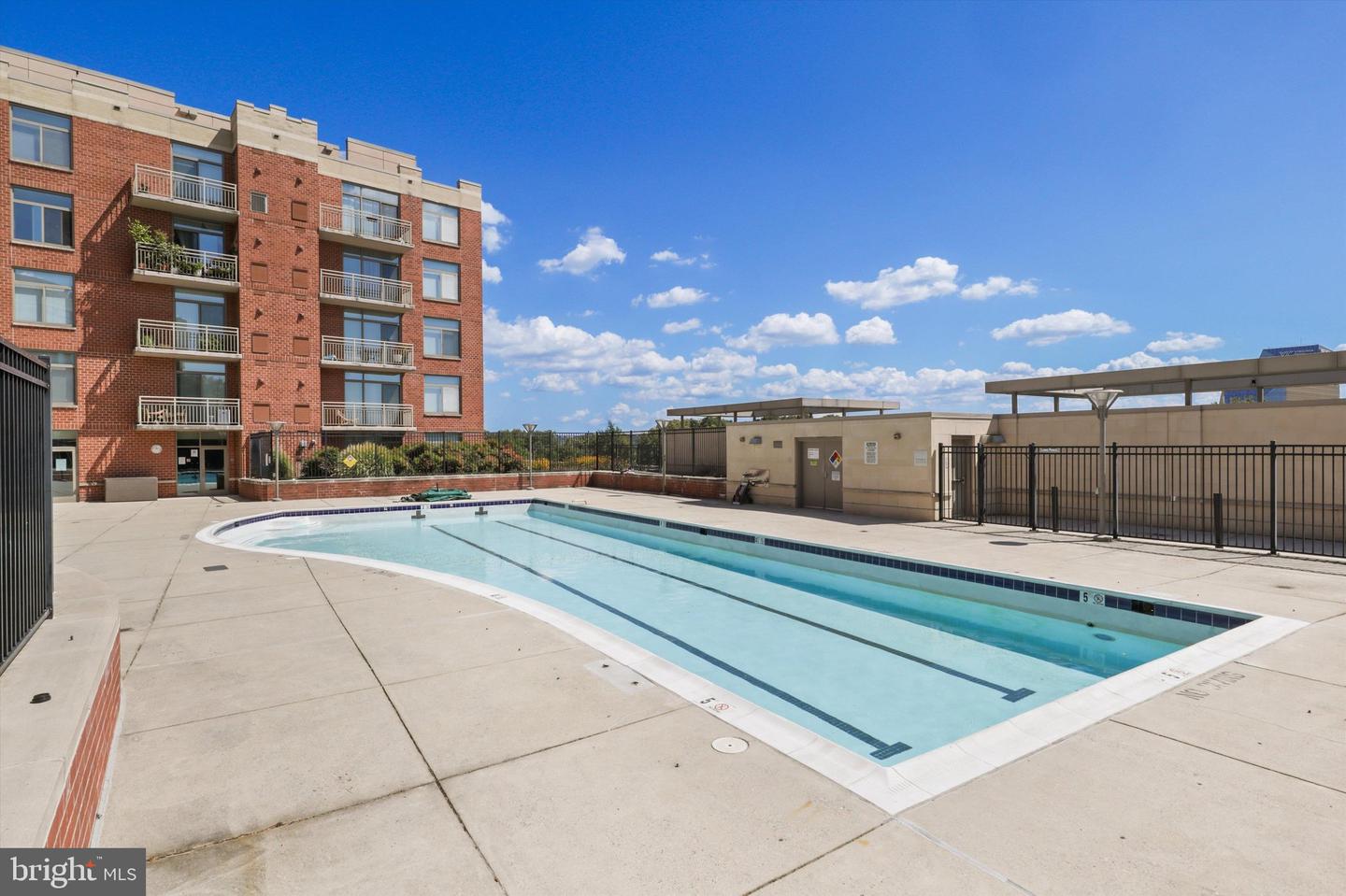 3600 S Glebe Rd #628w Property Photo 37