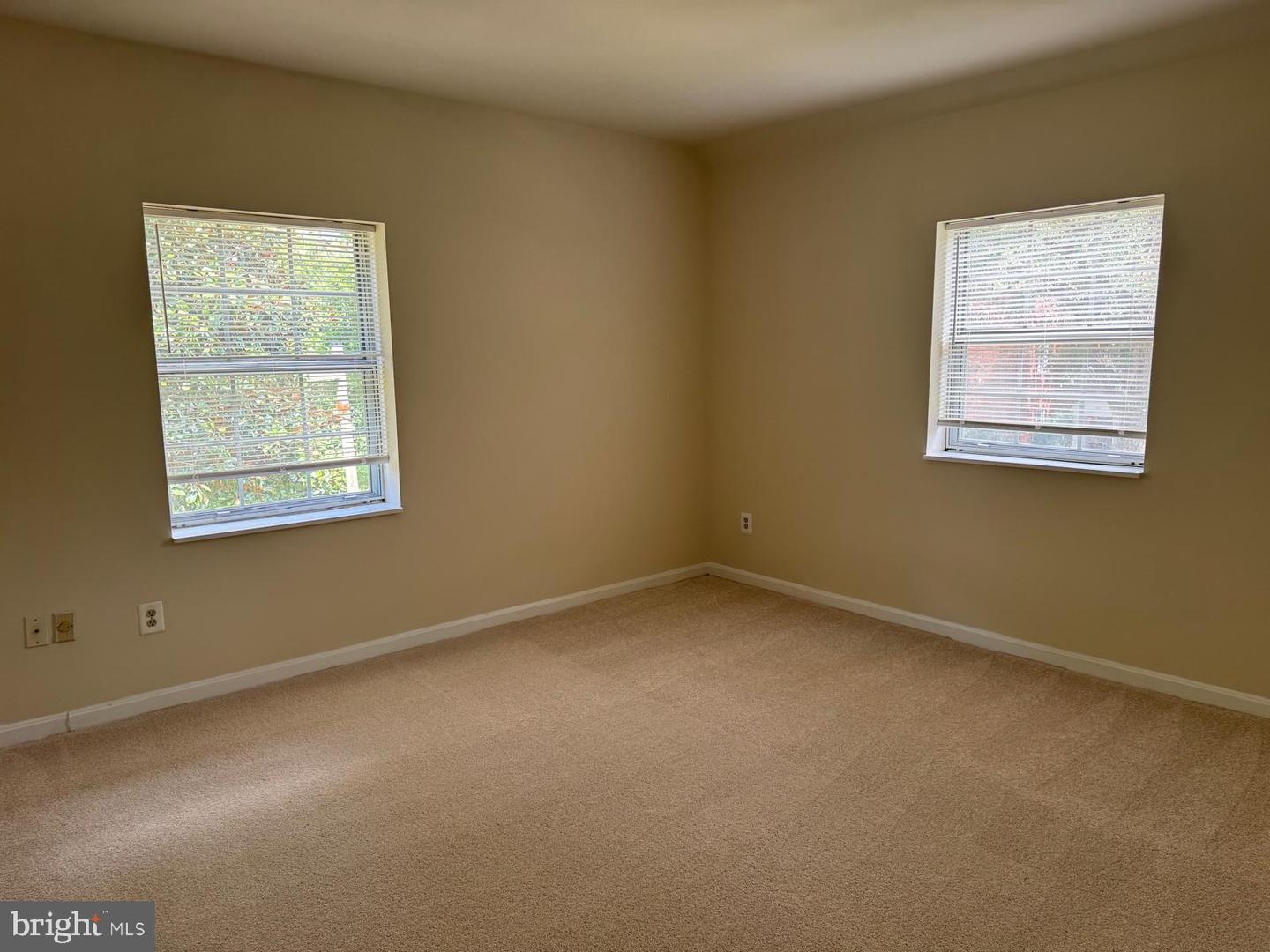 1720 Queens Ln #3-172 Property Photo 16