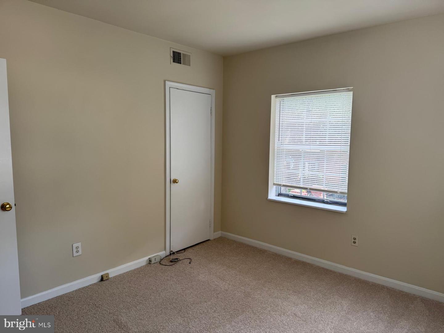1720 Queens Ln #3-172 Property Photo 19