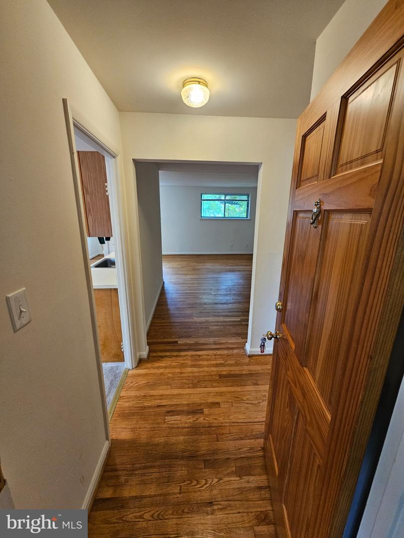 3316 13th St N #2nd Floor Property Photo 4