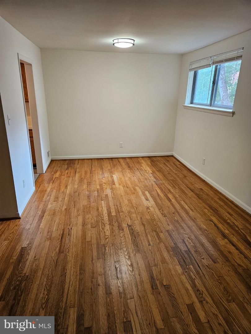 3316 13th St N #2nd Floor Property Photo 7