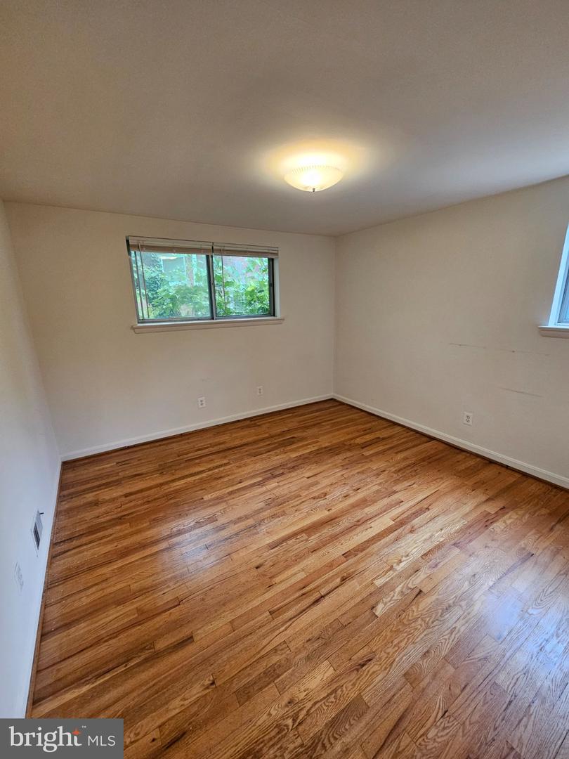 3316 13th St N #2nd Floor Property Photo 10