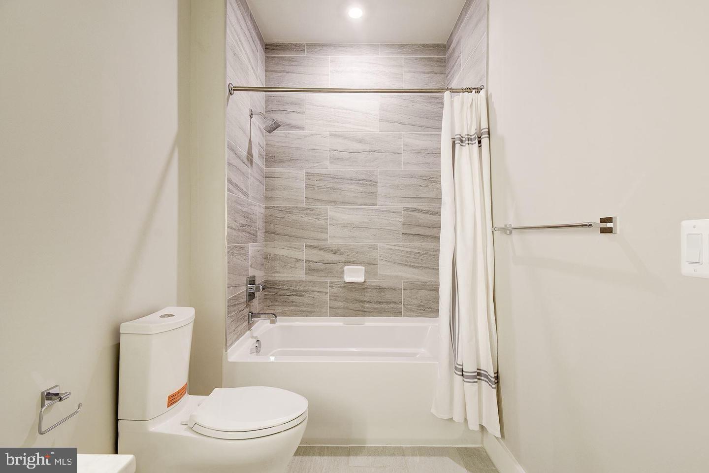 1411 Key Blvd #406 Property Photo 27