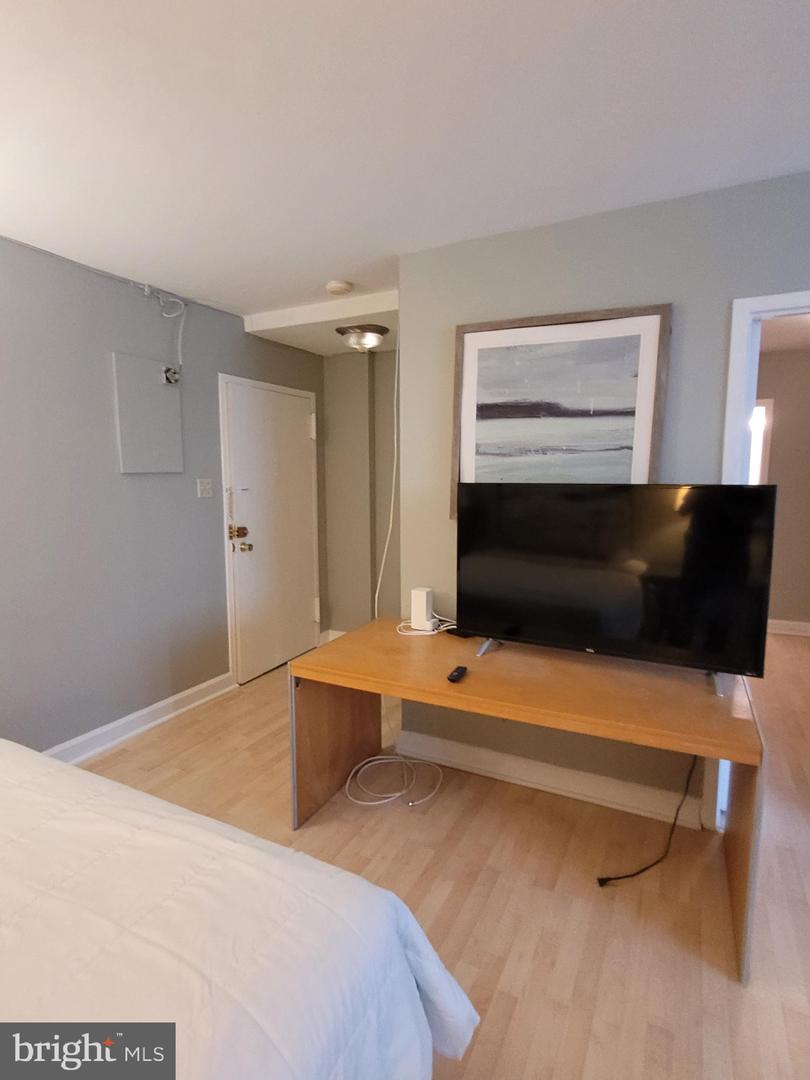 1021 Arlington Blvd #713 Property Photo 11