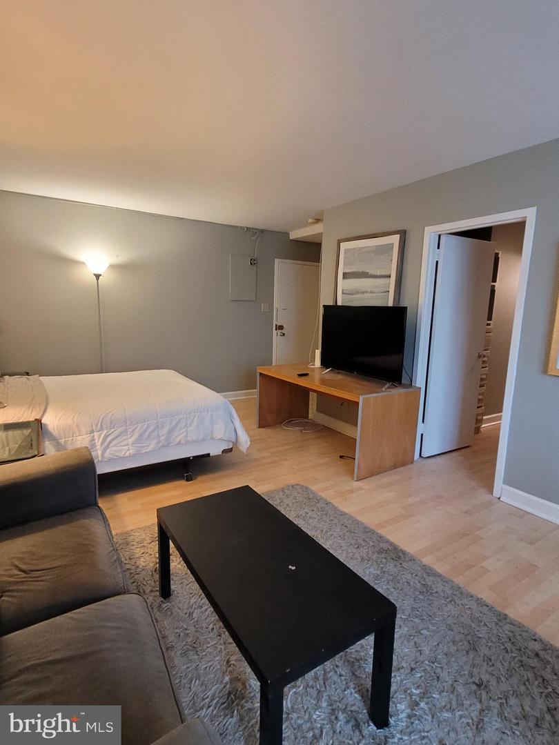1021 Arlington Blvd #713 Property Photo 13