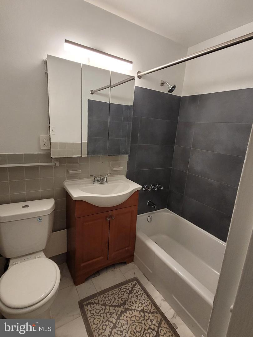 1021 Arlington Blvd #713 Property Photo 17