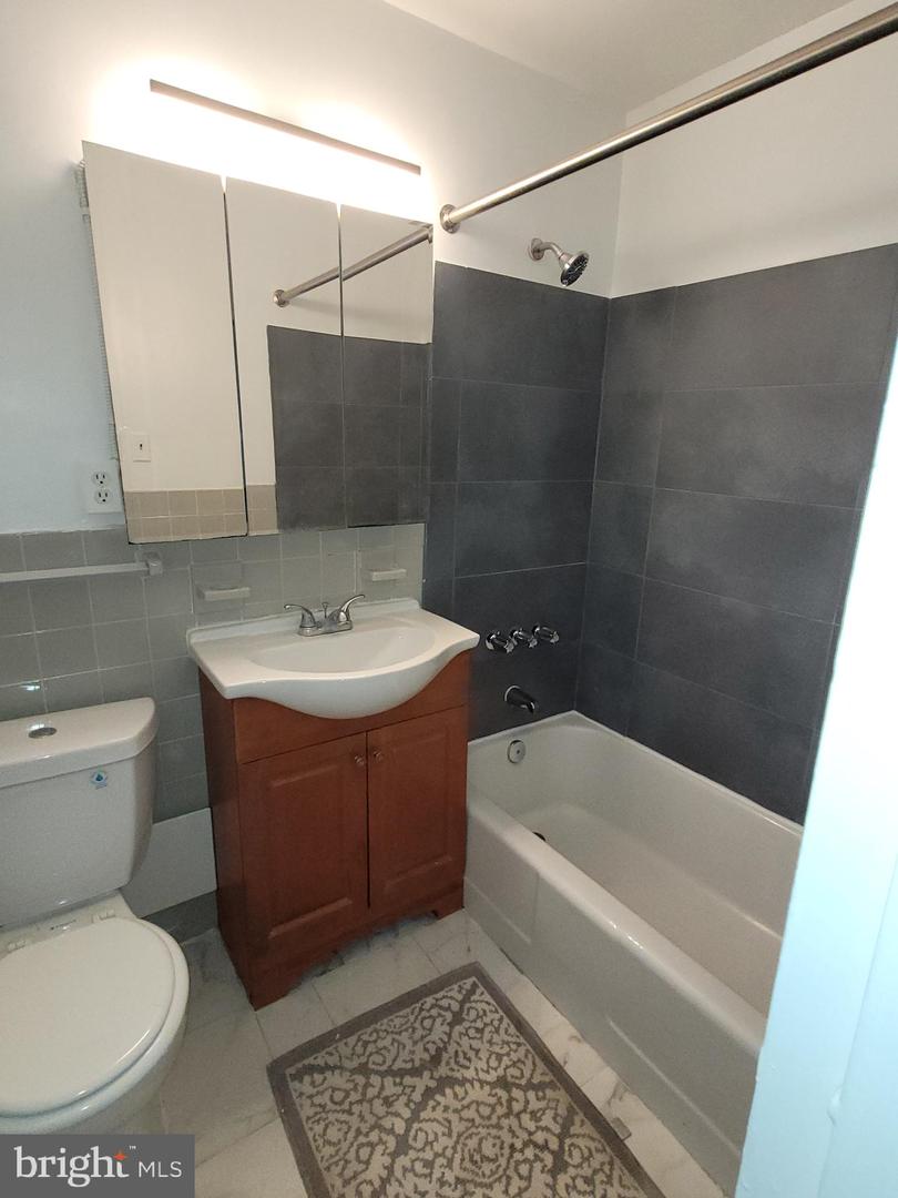 1021 Arlington Blvd #713 Property Photo 19