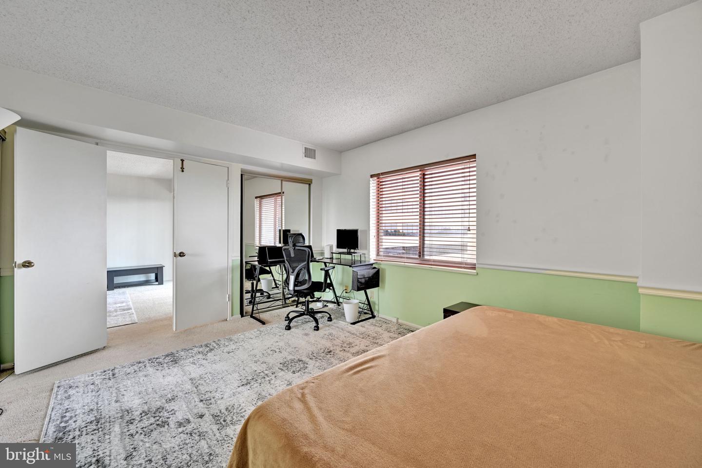 1600 N Oak St #808 Property Photo 14