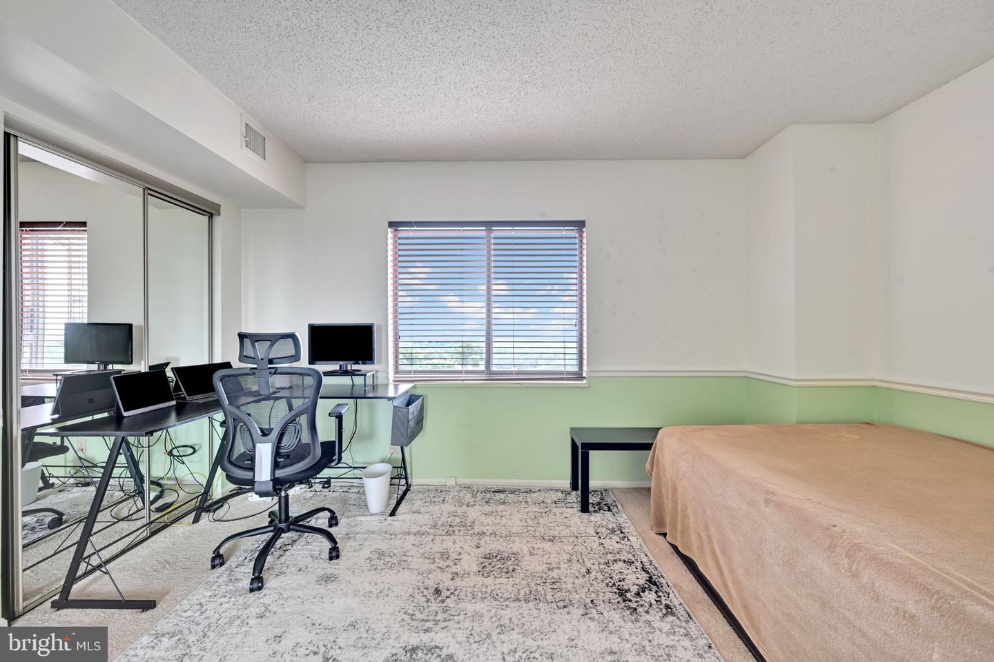 1600 N Oak St #808 Property Photo 15