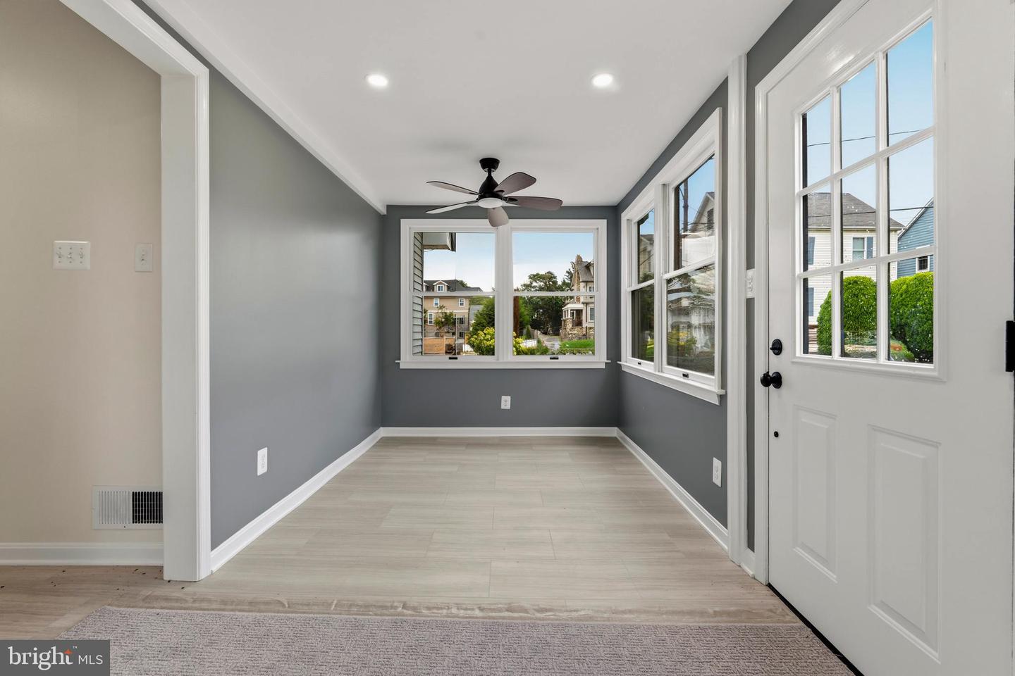 1801 S Glebe Rd Property Photo 3