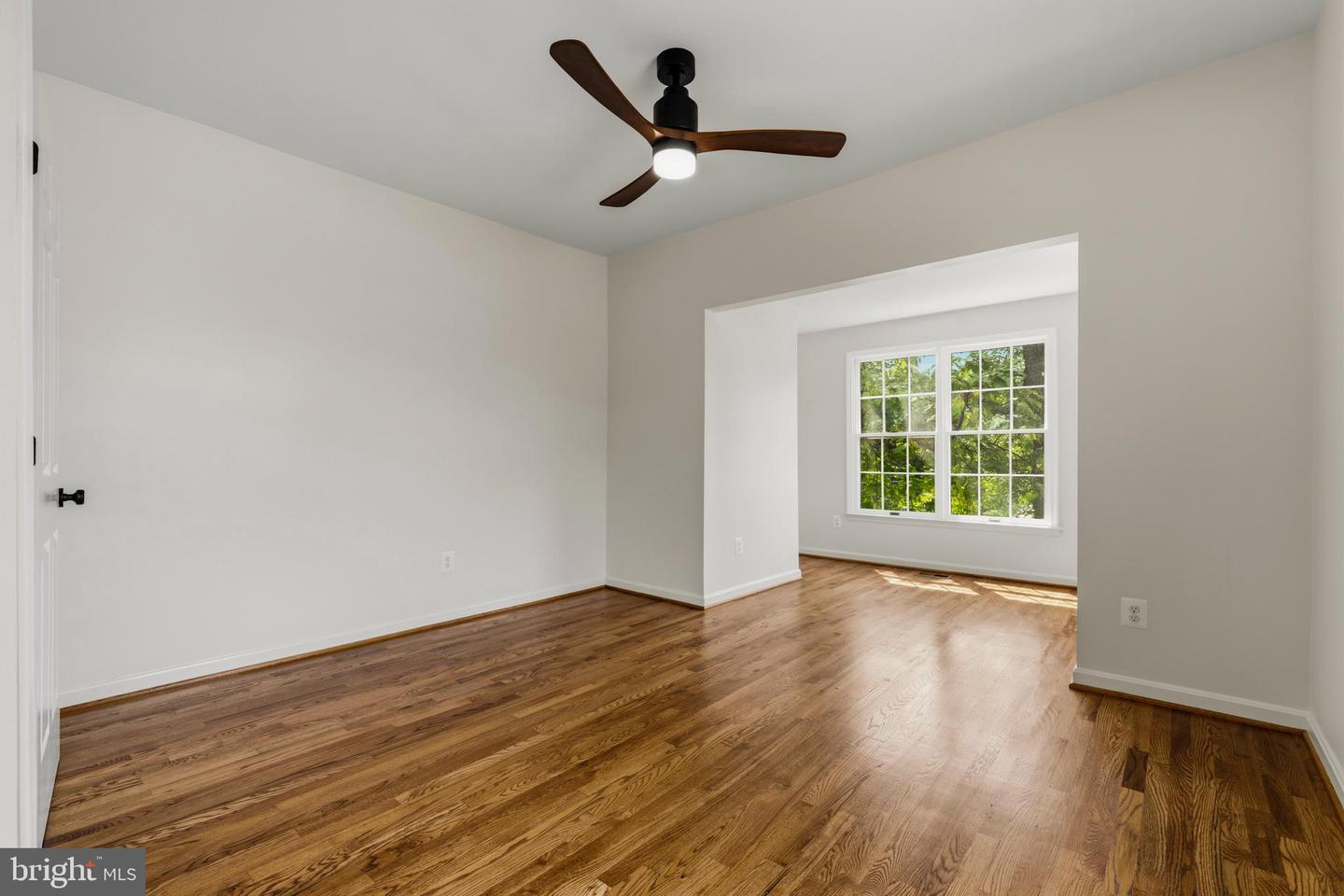 1801 S Glebe Rd Property Photo 16