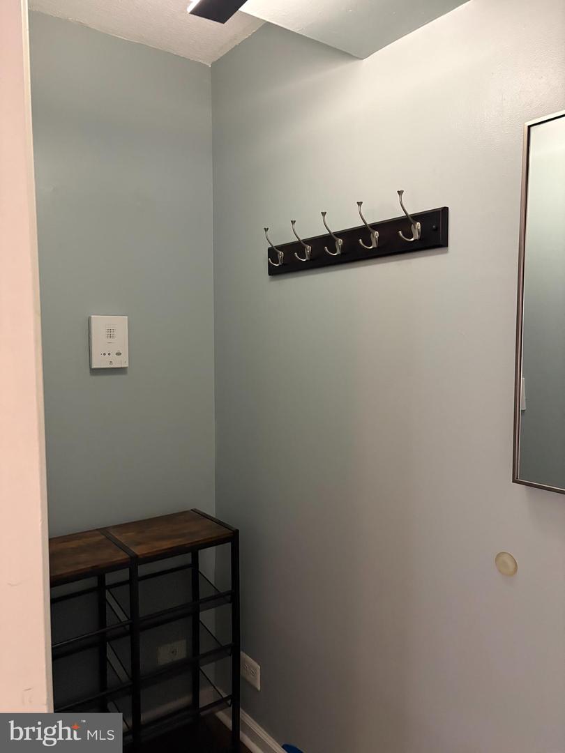 206 N George Mason Dr #1 Property Photo 3