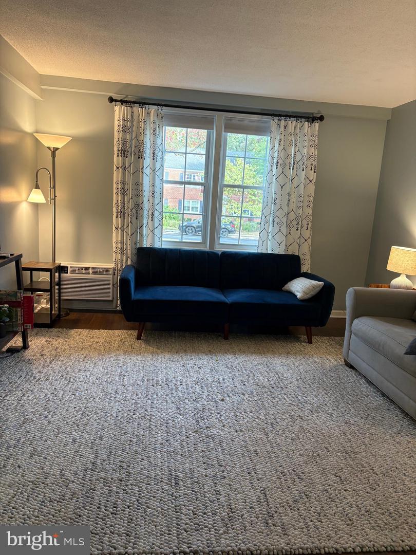 206 N George Mason Dr #1 Property Photo 6