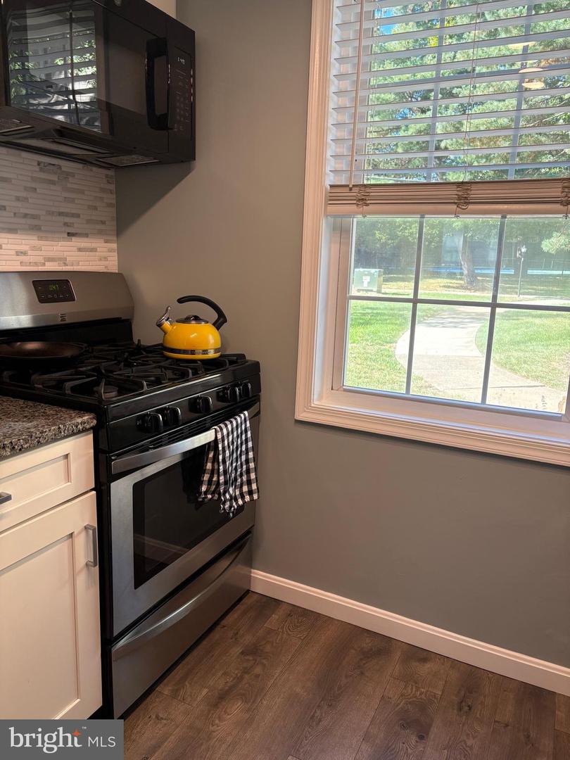 206 N George Mason Dr #1 Property Photo 11