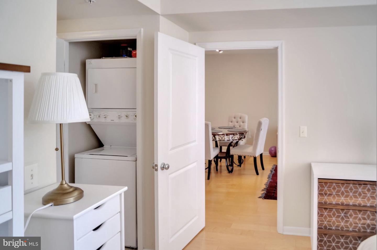 851 N Glebe Rd #402 Property Photo 6