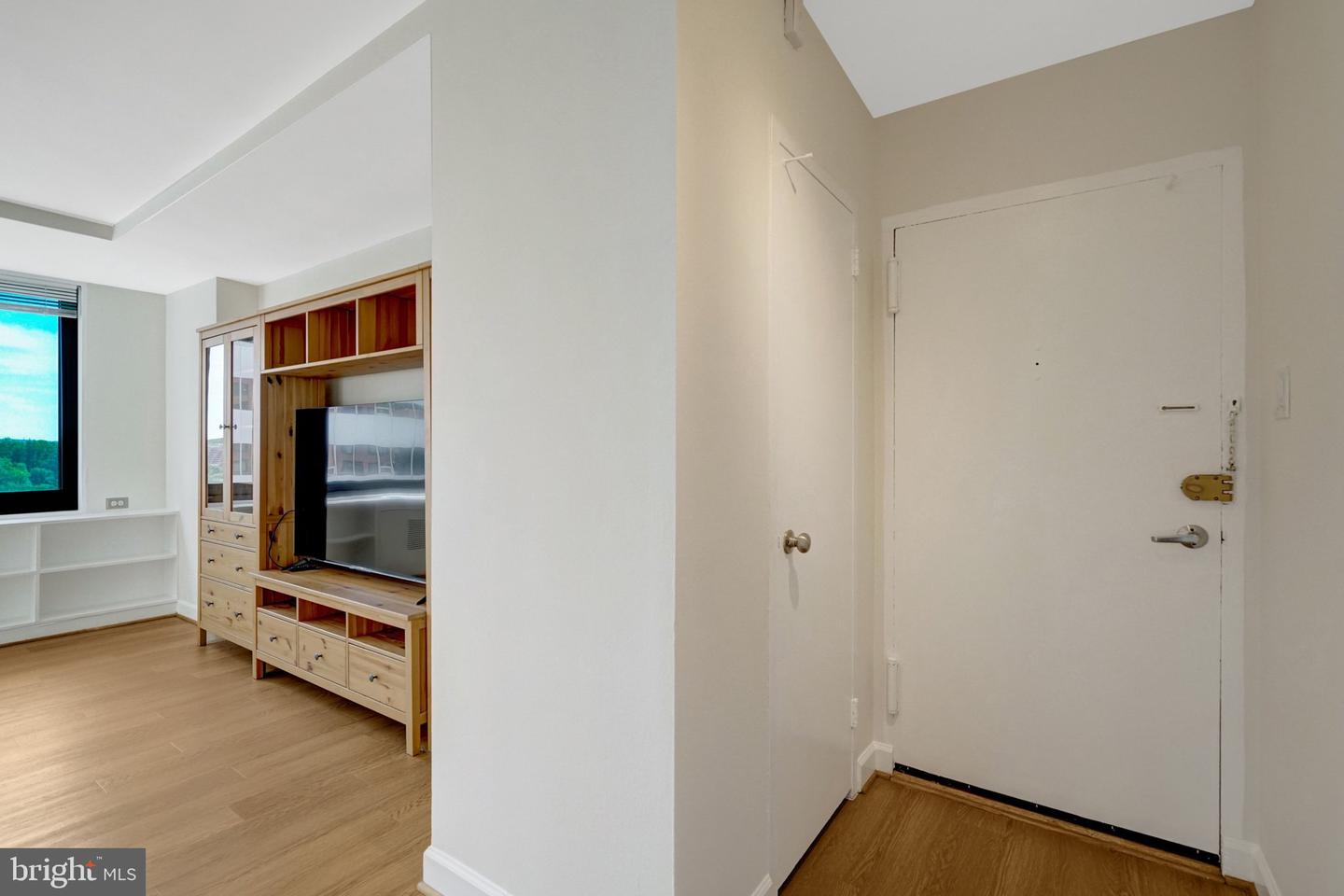 1021 Arlington Blvd #818 Property Photo 13