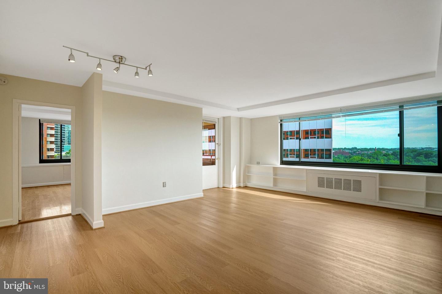1021 Arlington Blvd #818 Property Photo 14