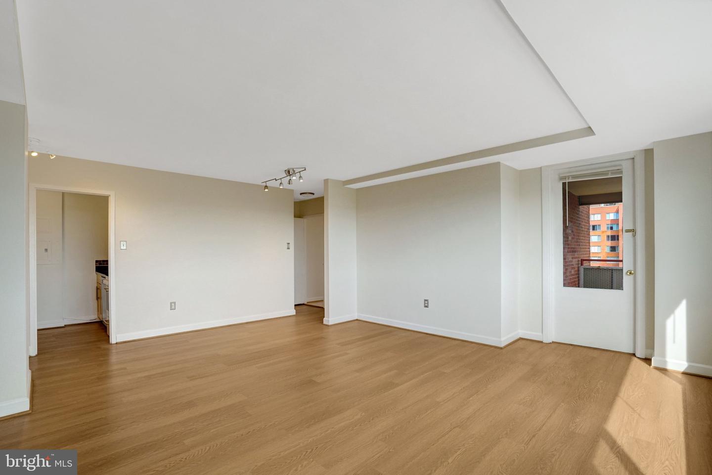 1021 Arlington Blvd #818 Property Photo 17