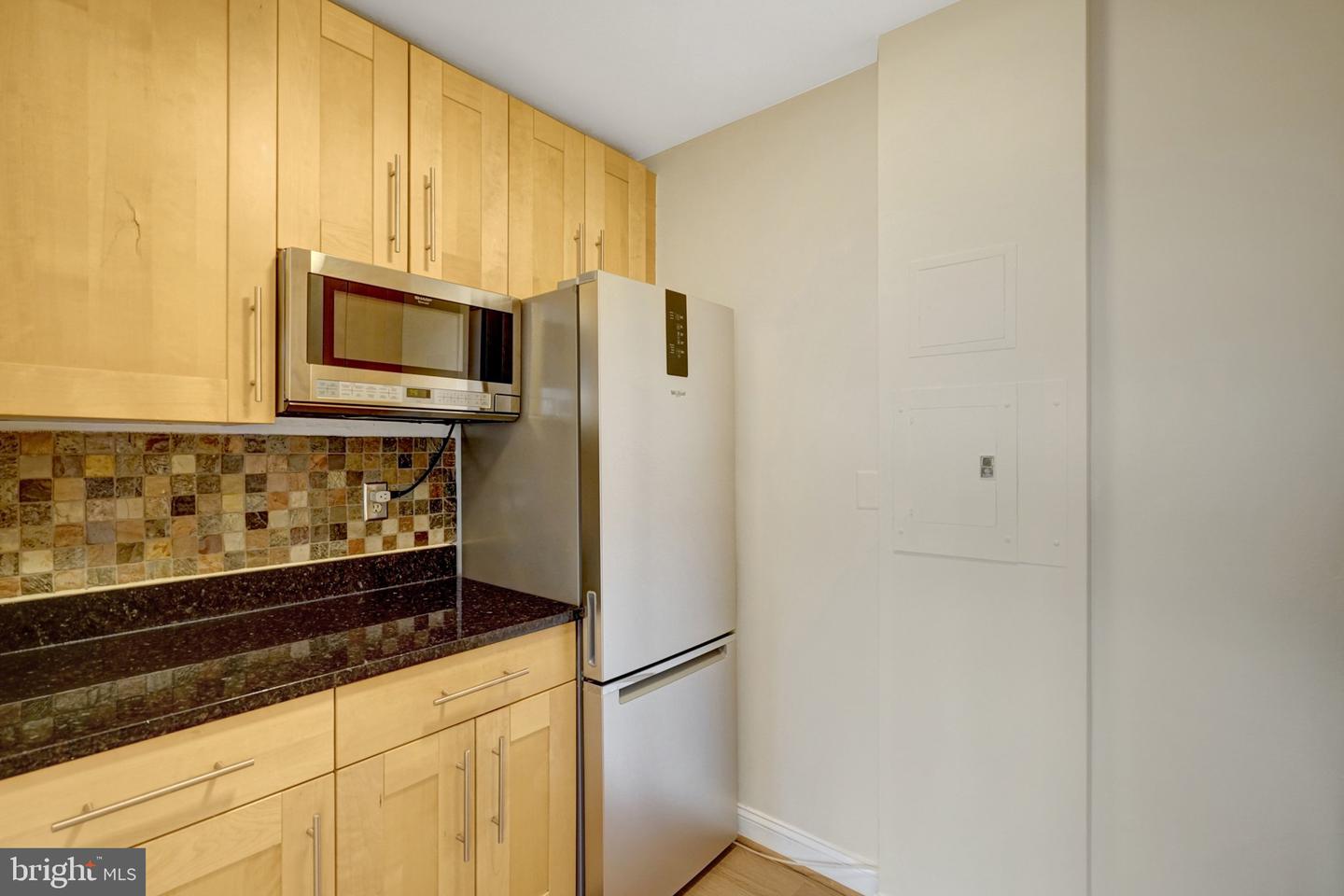 1021 Arlington Blvd #818 Property Photo 19
