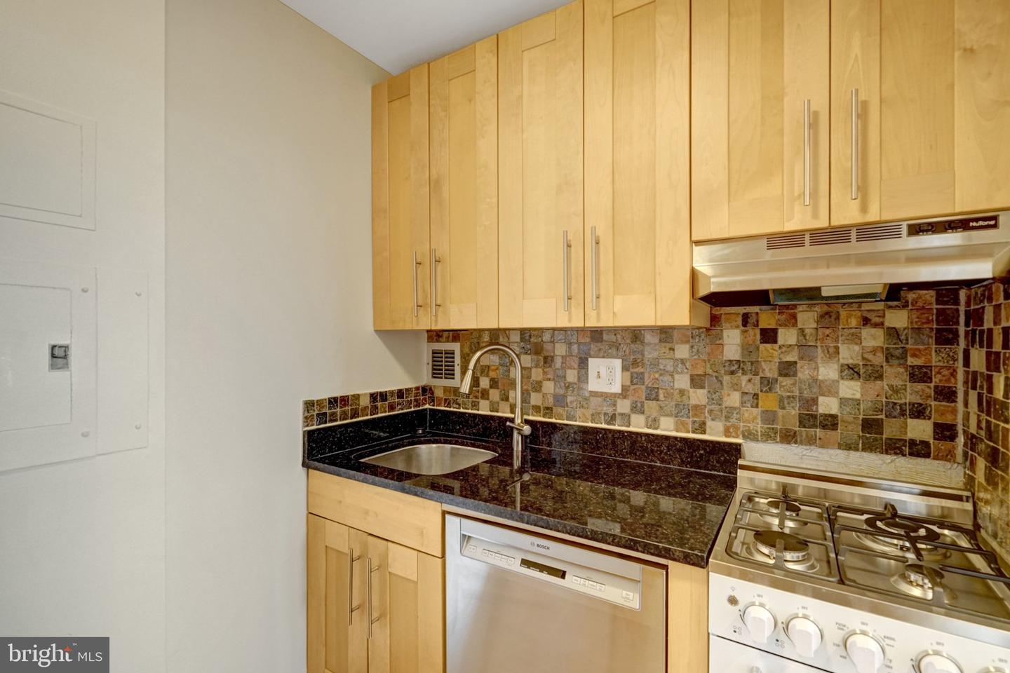 1021 Arlington Blvd #818 Property Photo 20