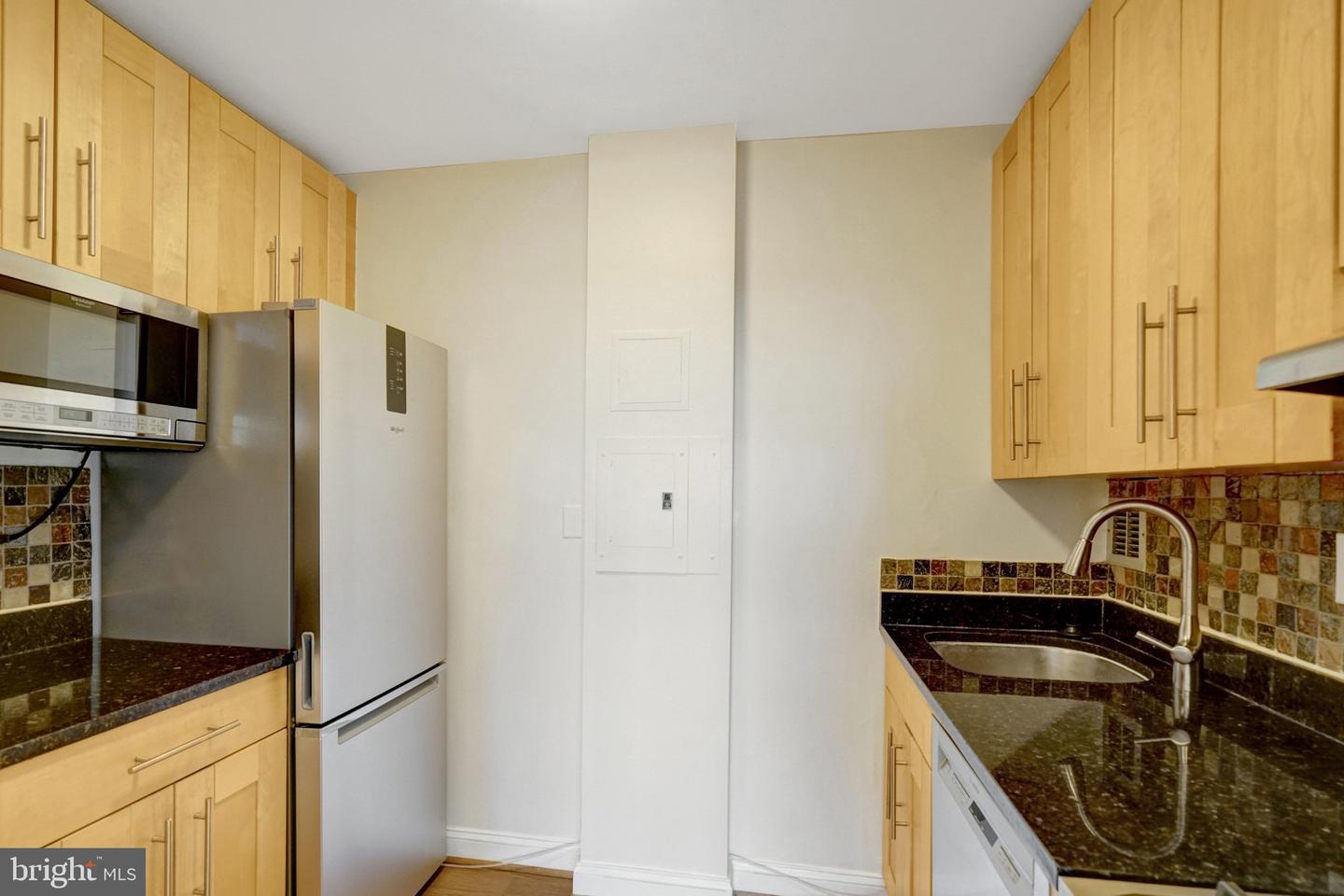 1021 Arlington Blvd #818 Property Photo 22