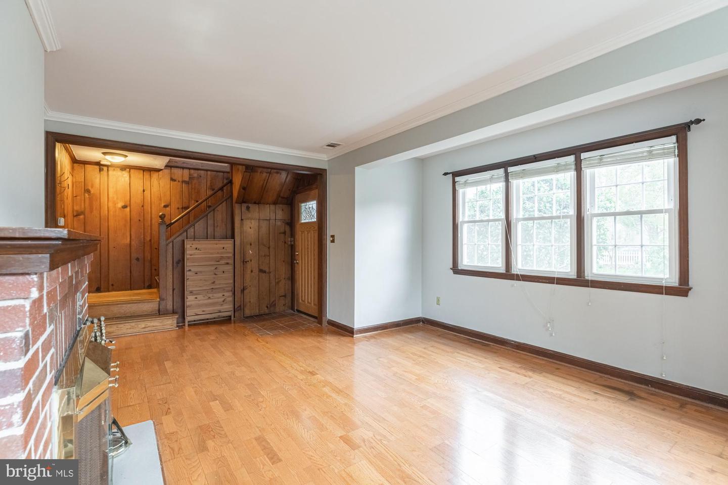 1906 S Ives St Property Photo 5
