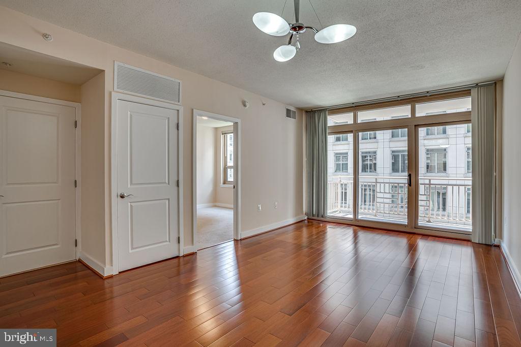 888 N Quincy St #707 Property Photo 4