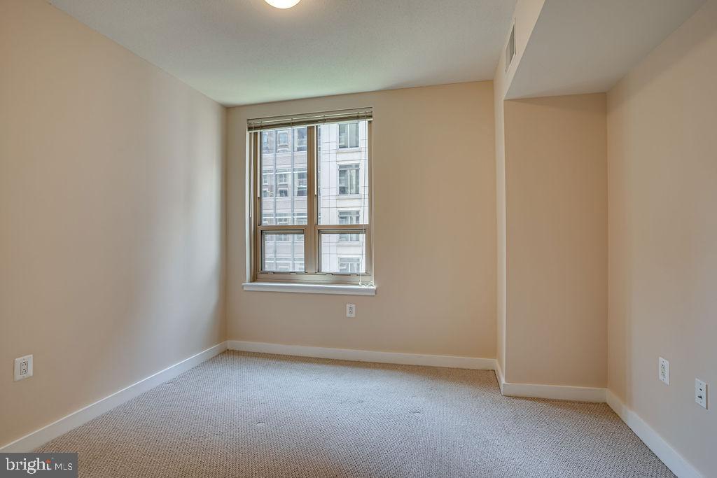 888 N Quincy St #707 Property Photo 12