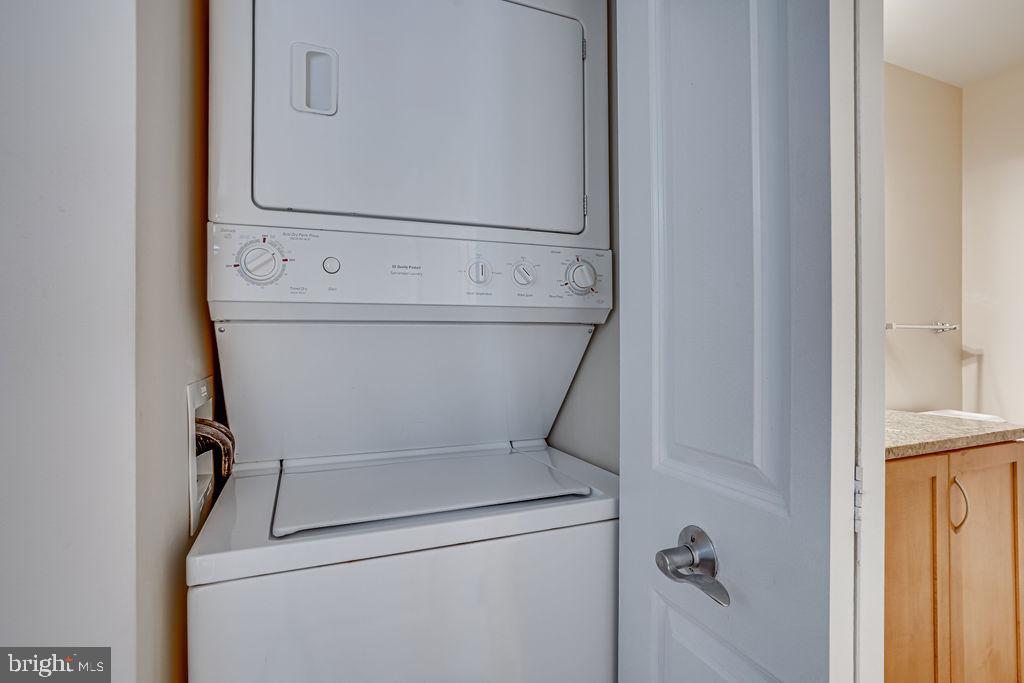 888 N Quincy St #707 Property Photo 14
