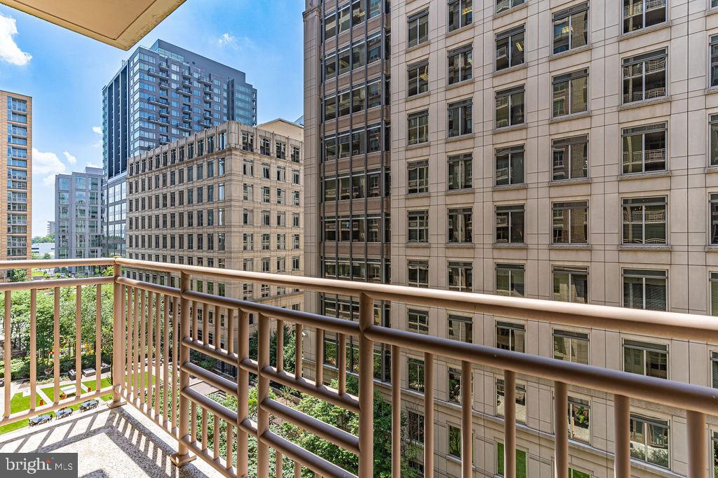 888 N Quincy St #707 Property Photo 15