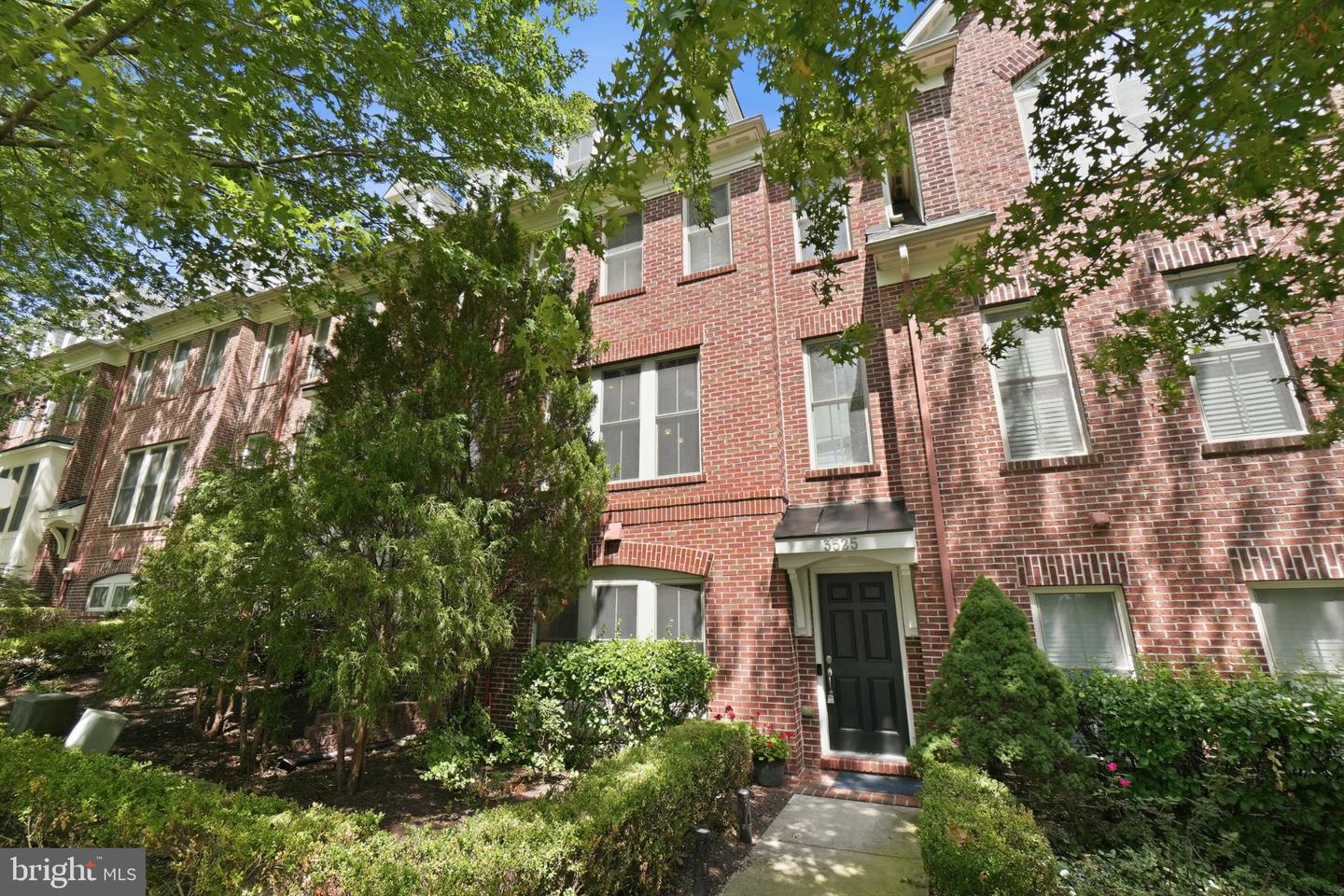 3525 S Four Mile Run Dr Property Photo 1