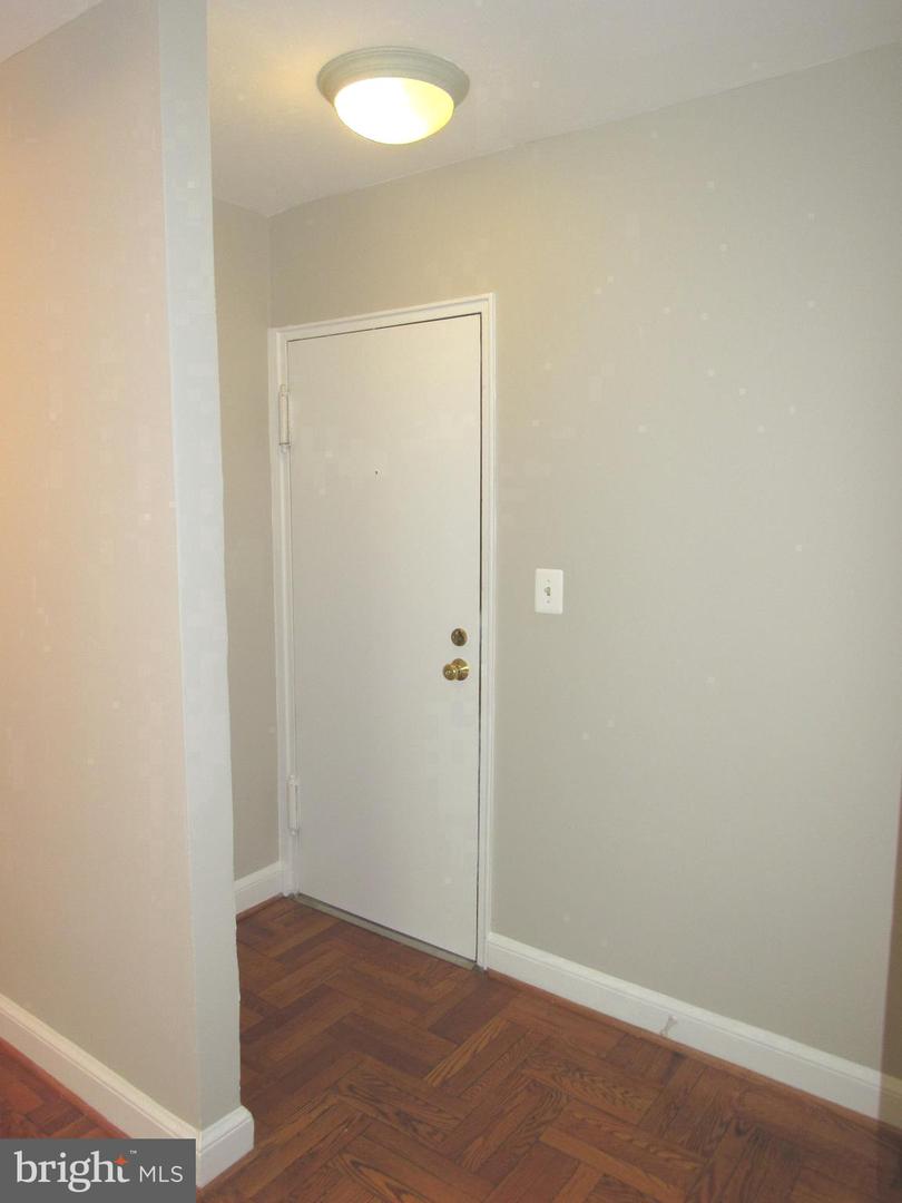 1311 N Ode St #612 Property Photo 3
