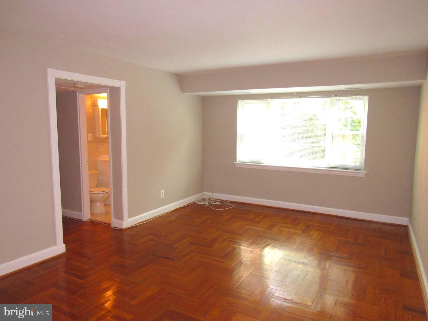 1311 N Ode St #612 Property Photo 4