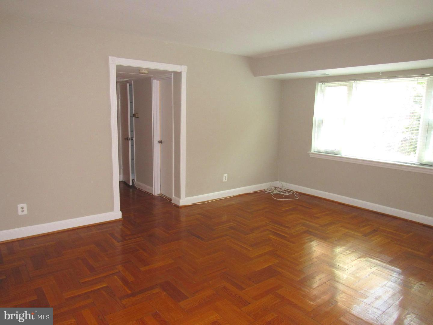1311 N Ode St #612 Property Photo 6