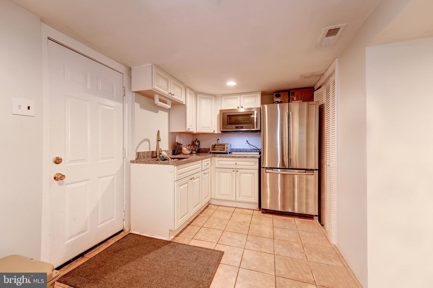 4901 7th St N #b Property Photo 5