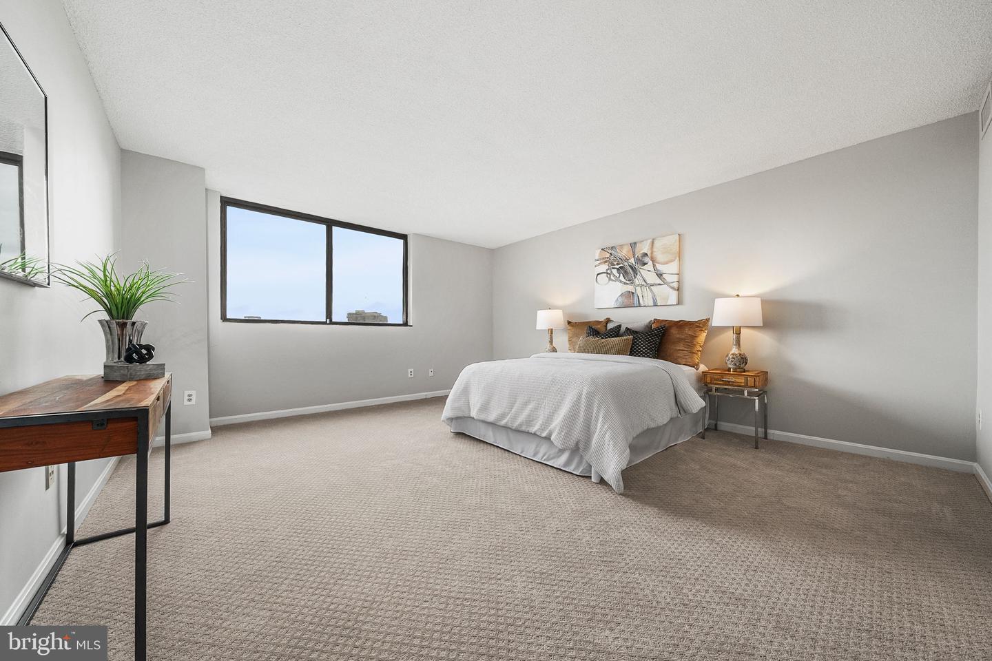 1101 S Arlington Ridge Rd #212 Property Photo 12