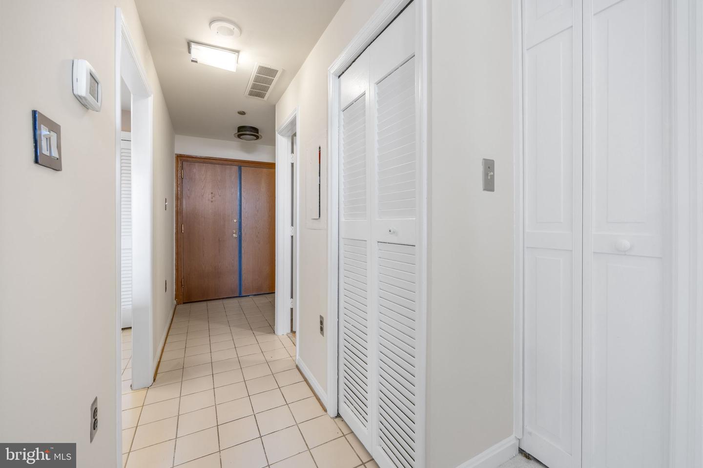 1301 N Courthouse Rd #1804 Property Photo 10