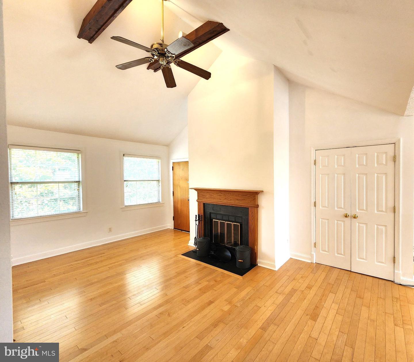 2811 Arlington Blvd #202 Property Photo 4