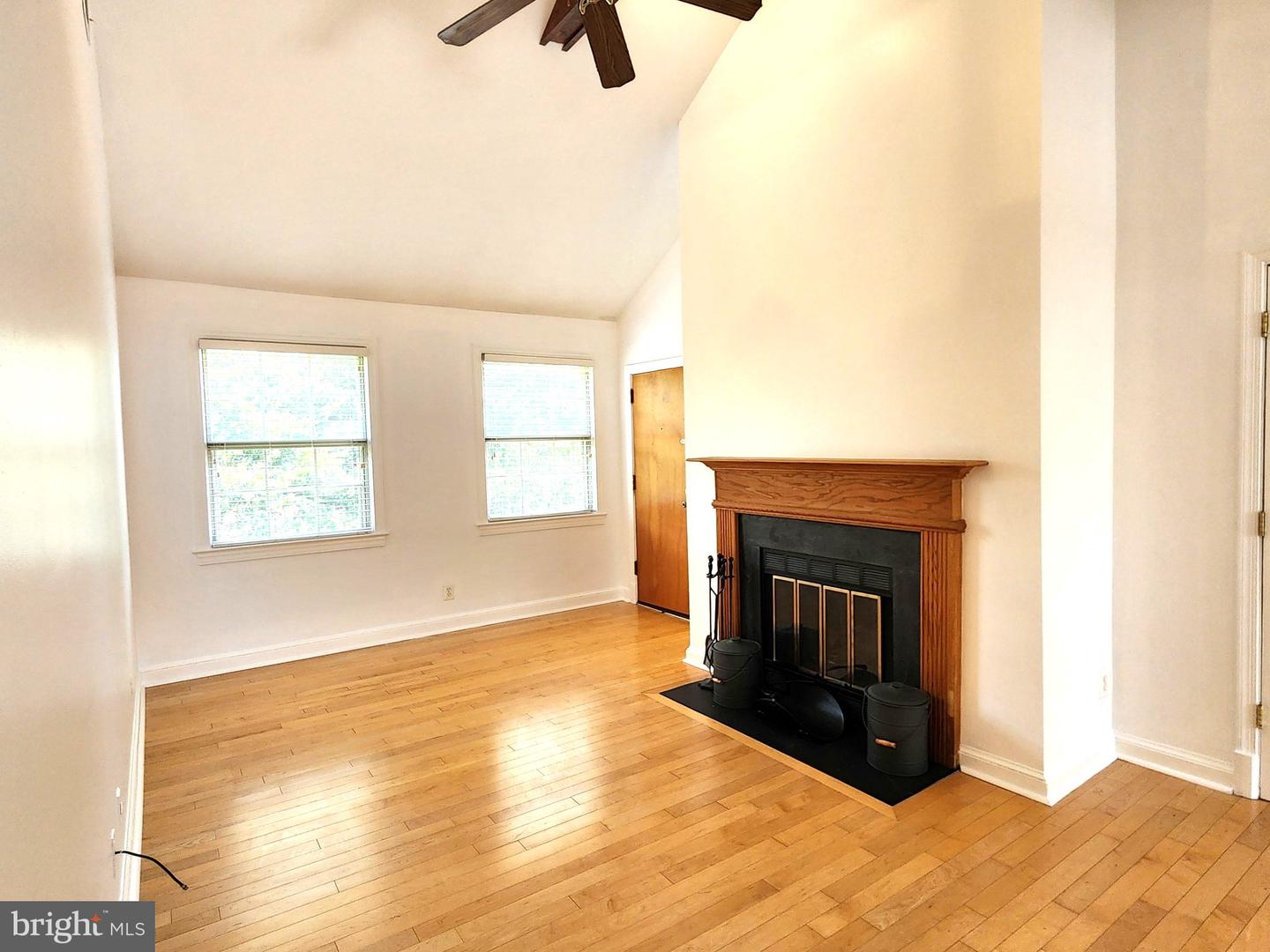 2811 Arlington Blvd #202 Property Photo 5