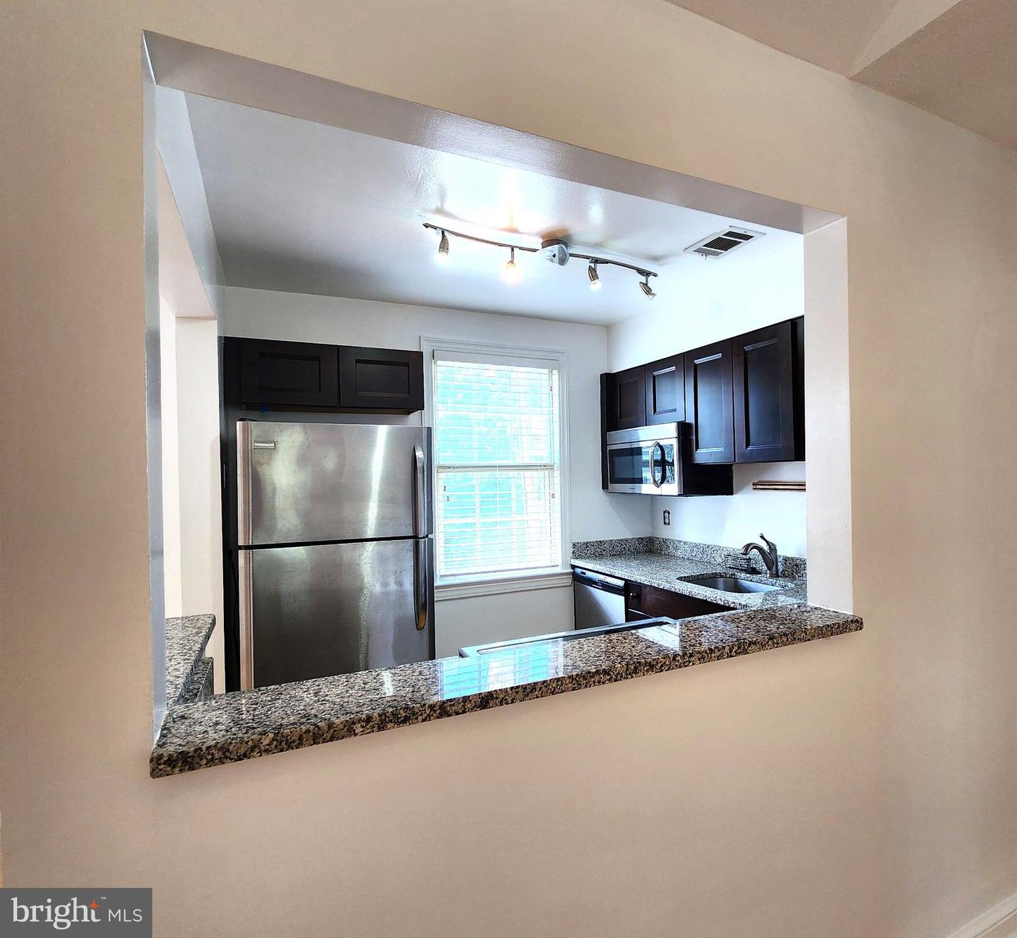 2811 Arlington Blvd #202 Property Photo 13