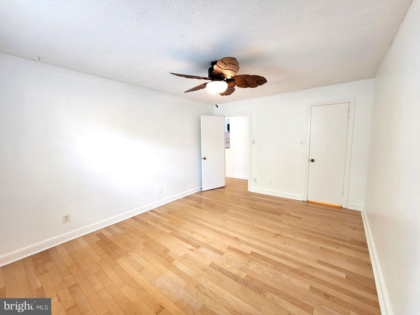 2811 Arlington Blvd #202 Property Photo 16