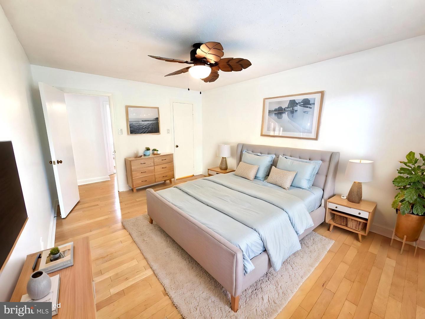 2811 Arlington Blvd #202 Property Photo 17