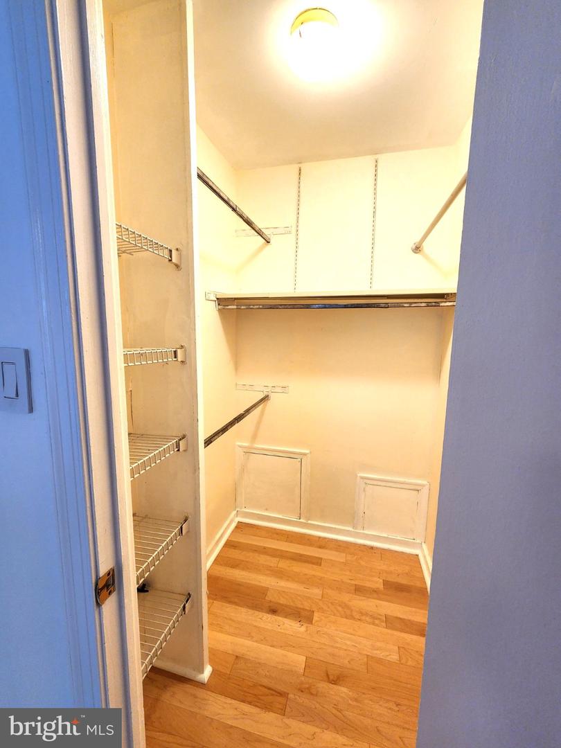 2811 Arlington Blvd #202 Property Photo 19