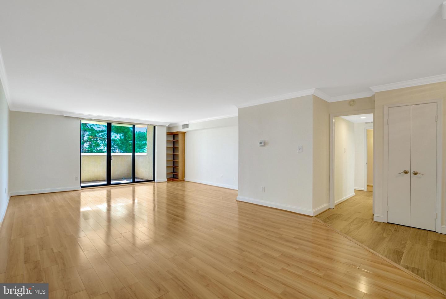 1101 S Arlington Ridge Rd #304 Property Photo 3