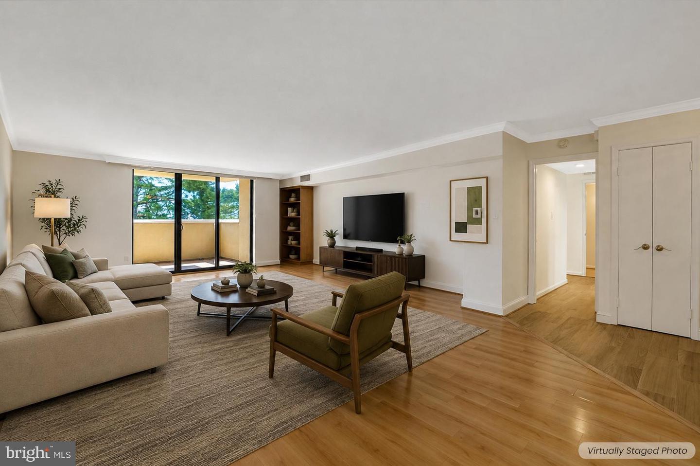 1101 S Arlington Ridge Rd #304 Property Photo 4